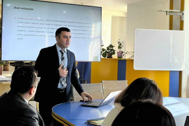 <p>BDU-nun Şərqşünaslıq fakültəsinin əməkdaşları üçün tələbəyönlü tədrisin təşkilinə dair təlim +FOTO=2<br />
&nbsp;</p>