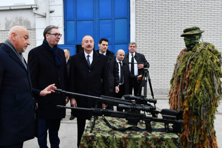 <p>İlham Əliyev və Aleksandar Vuçiç hərbi texnika və avadanlıqlara baxıblar +FOTO=16</p>