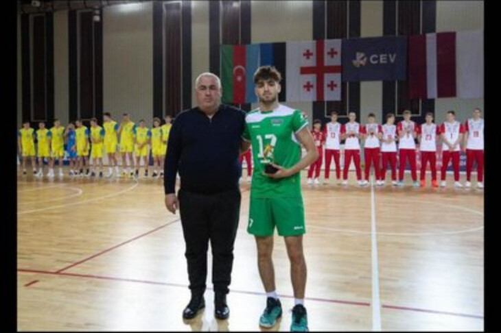 <p>Voleybol: U-18 yığmamızın üzvü Rəvan Qəhrəmanlı EEVZA-nın ən yaxşıları sırasında yer alıb</p>

<p>&nbsp;</p>