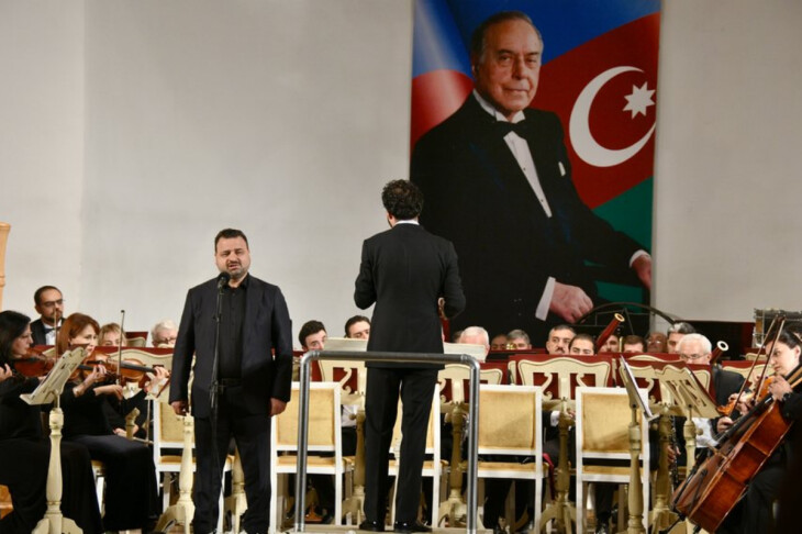 <p>Ümummilli lider Heydər Əliyevin əziz xatirəsinə həsr olunmuş anım gecəsi keçirilib +FOTO=13</p>