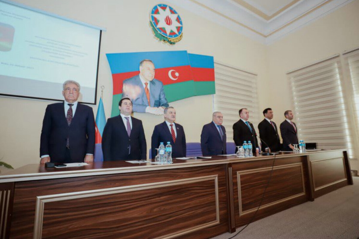 <p>Dövlət İdarəçilik Akademiyasında &laquo;Heydər Əliyev Azərbaycanda gənclər siyasətinin banisidir&raquo; mövzusunda elmi-praktik konfrans keçirilib +FOTO=6<br />
&nbsp;</p>