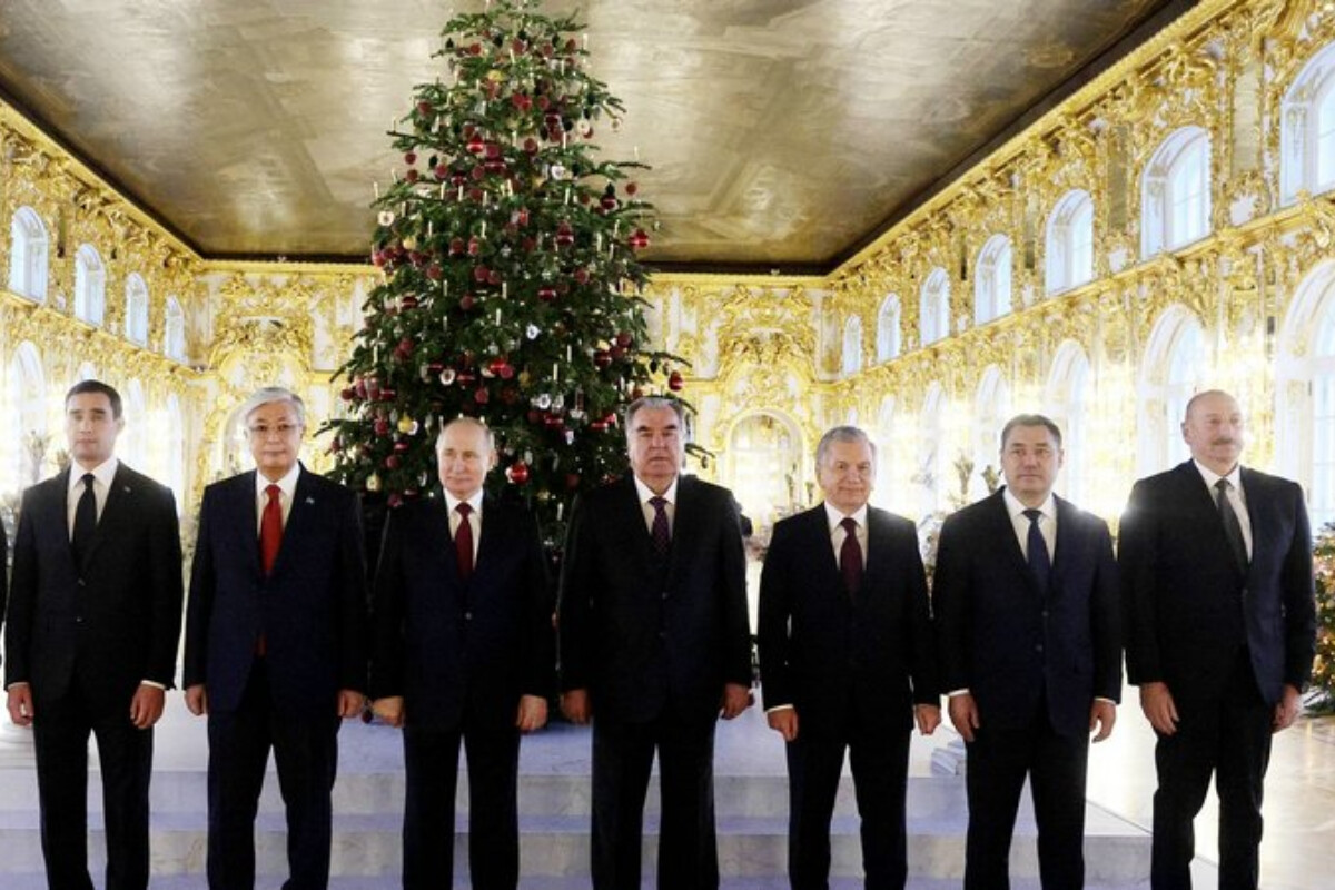 <p>Sankt-Peterburqda &ldquo;Yekaterina sarayı&rdquo; ilə tanışlıq +FOTO=3</p>