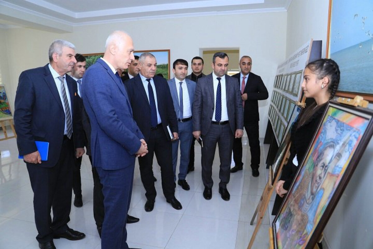 <p>&rdquo;SƏN ELƏ BİR ZİRVƏSƏN&rdquo; &ndash; Lənkəran-Astara Regional Mədəniyyət İdarəsinin hesabat yığıncağı və konserti +FOTO=9</p>