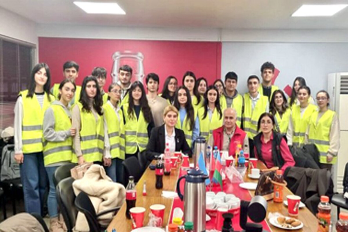 <p>BDU tələbələri &ldquo;Azərbaycan Coca-Cola Bottlers&rdquo; şirkətinin zavodunda&nbsp;</p>
