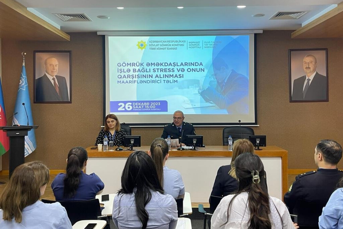 <p>Mərkəzi Gömrük Hospitalının Xəstə Xidmətləri şöbəsinin əməkdaşları üçün təlimlər keçirilib +FOTO=6<br />
&nbsp;</p>
