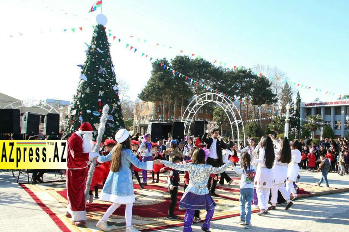 <p>Ağcabədidə Yeni İl münasibəti ilə bayram şənliyi keçirilib +FOTO=56<br />
&nbsp;</p>
