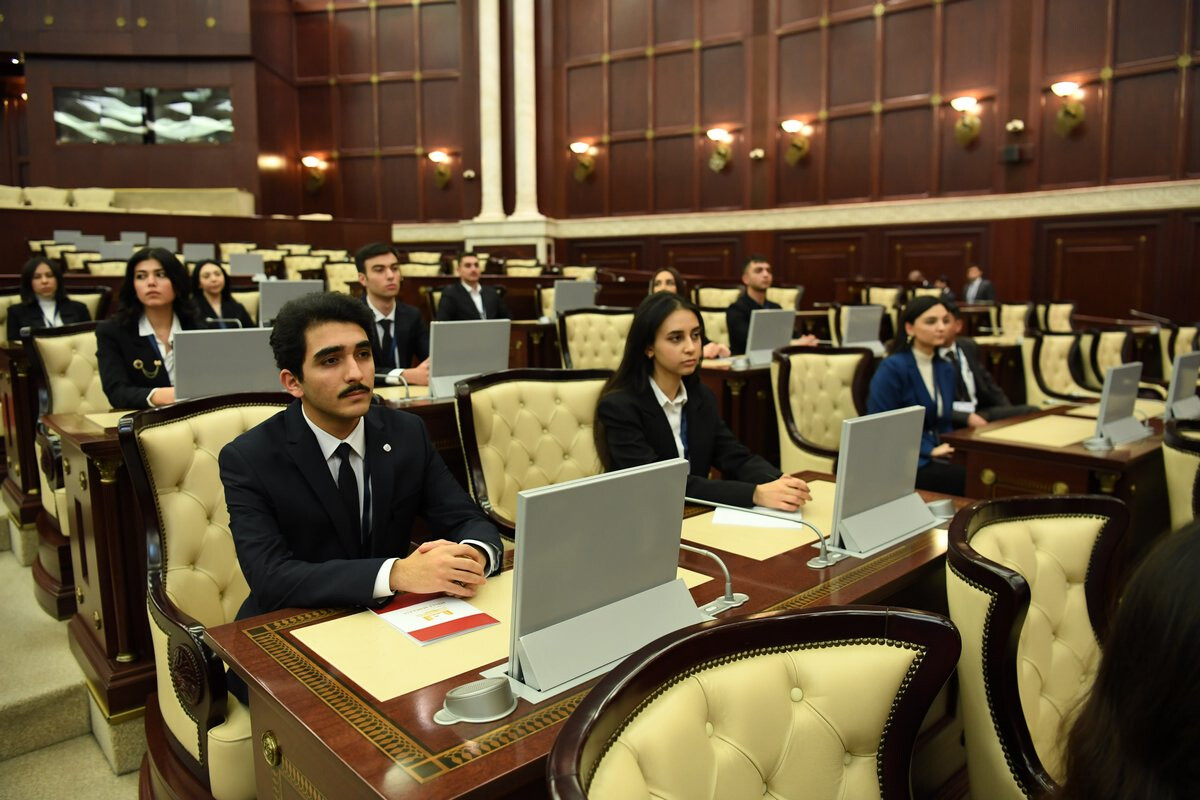 <p>BDU-nun SABAH qruplarının tələbəsi &ldquo;Diplomatiya Könüllüləri&rdquo; təcrübə proqramının qalibi olub +FOTO=3</p>

<p>&nbsp;</p>