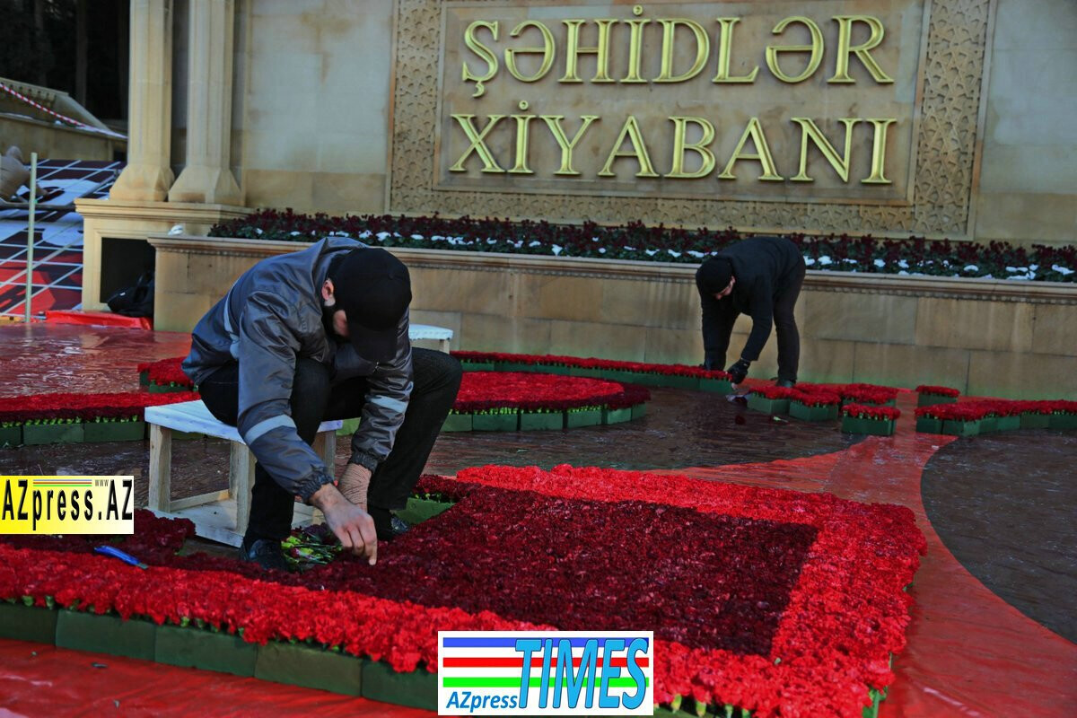 <p>Şəhidlər Xiyabanında hazırlıq işləri görülür</p>