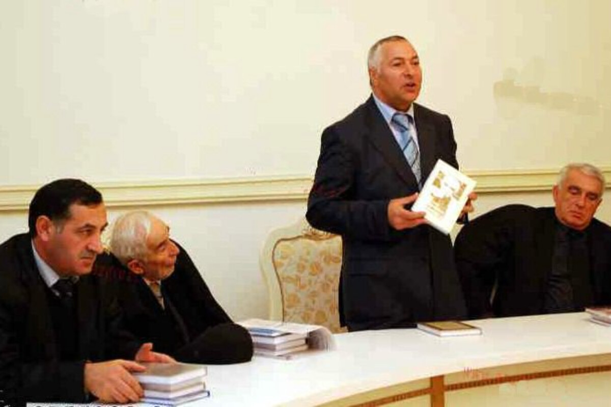 <p>Asif Rüstəmli:&nbsp;DOST İTKİSİ</p>