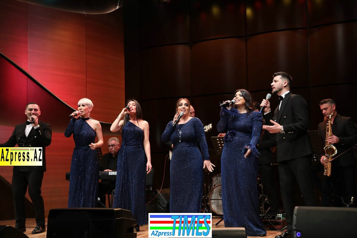<p>QAYA DÖVLƏT ANSAMBLININ UĞURLU PREMYERASI<br />
&nbsp;</p>