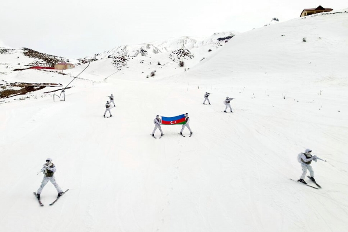 <p>Əlahiddə Ümumqoşun Ordunun xüsusi təyinatlı bölmələri...</p>