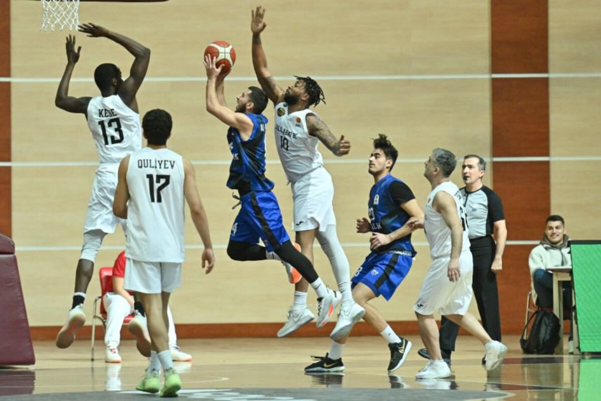 <p>Kişi basketolçuların ölkə kubokuna start verilib</p>

<p>&nbsp;</p>