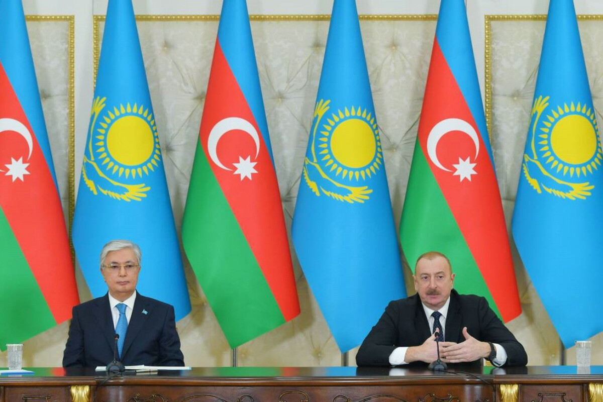 <p>Prezidentlər mətbuata bəyanatlarla çıxış ediblər</p>