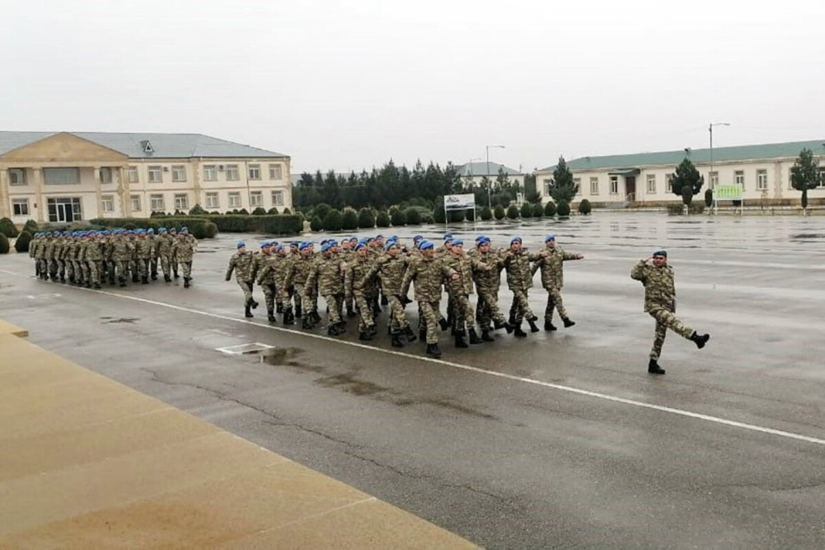 <p>Komando başlanğıc kursu"nun buraxılış mərasimi keçirilib</p>