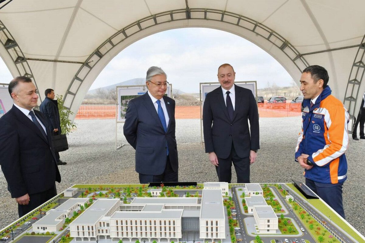 <p>Prezidentlər Füzulidə inşa olunacaq xəstəxananın...</p>