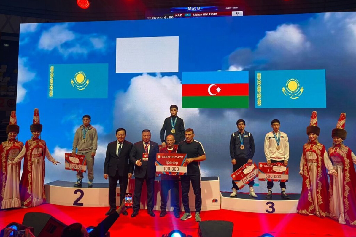 <p>Gənc klassiklərimiz Qazaxıstanda 10 medal qazanıblar</p>