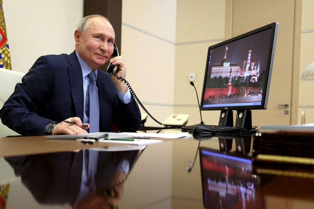 <p>Putin prezident seçkilərində onlayn səs verib</p>
