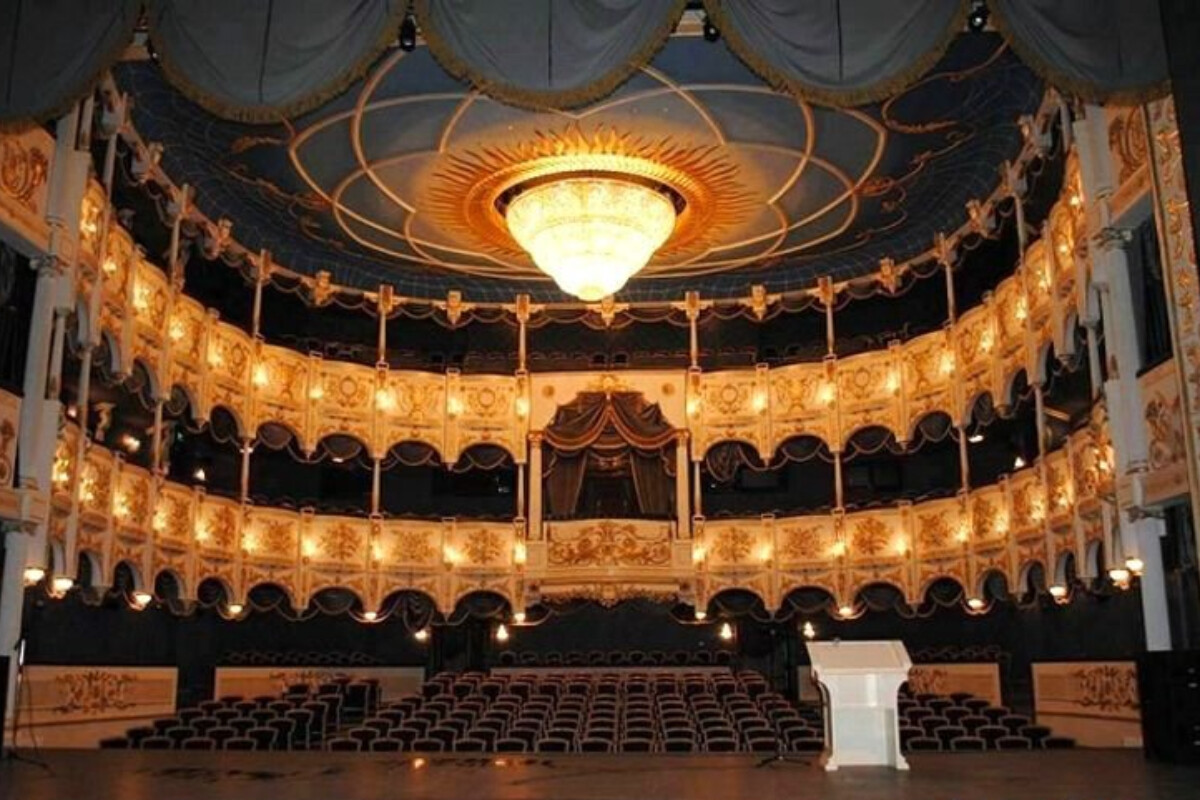 <p>Akademik Musiqili Teatrda premyera &ndash; 