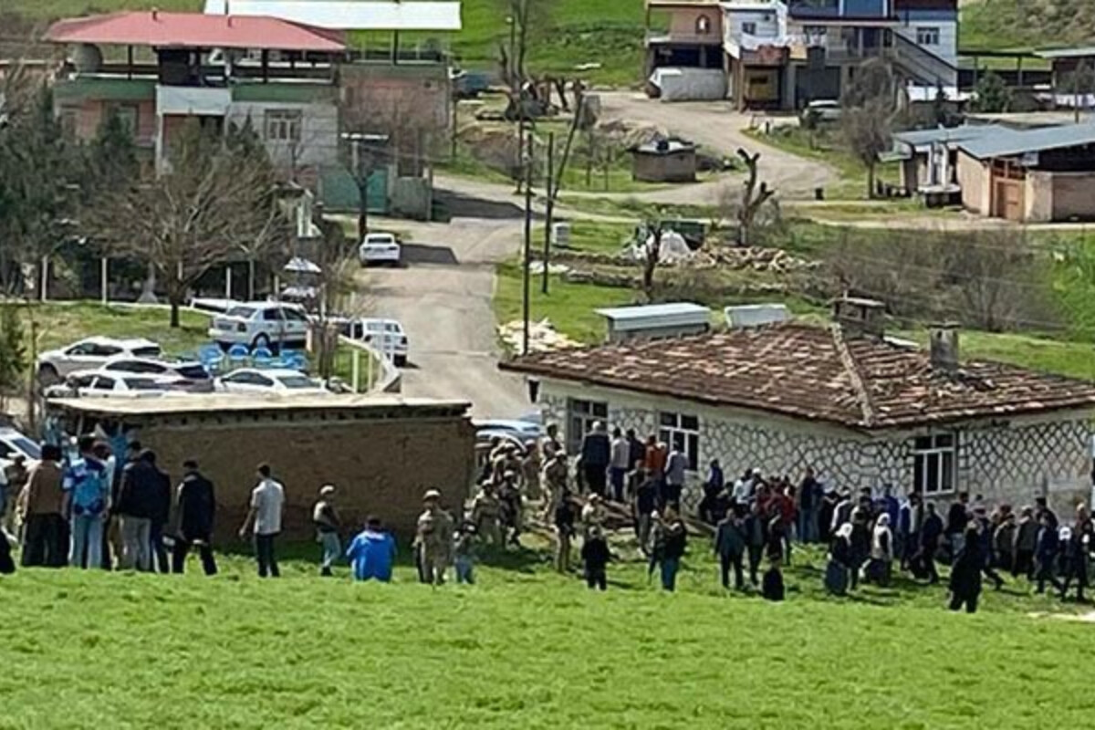<p>Türkiyədə seçkidə dava: 1 ölü, 11 yaralı</p>