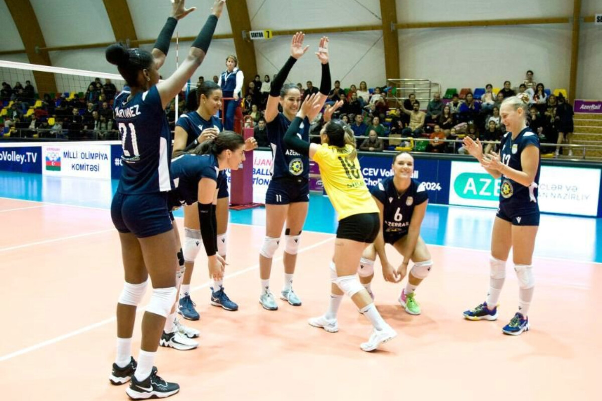 <p>Voleybolçular ilk yarımfinal matçına çıxıblar&nbsp;</p>