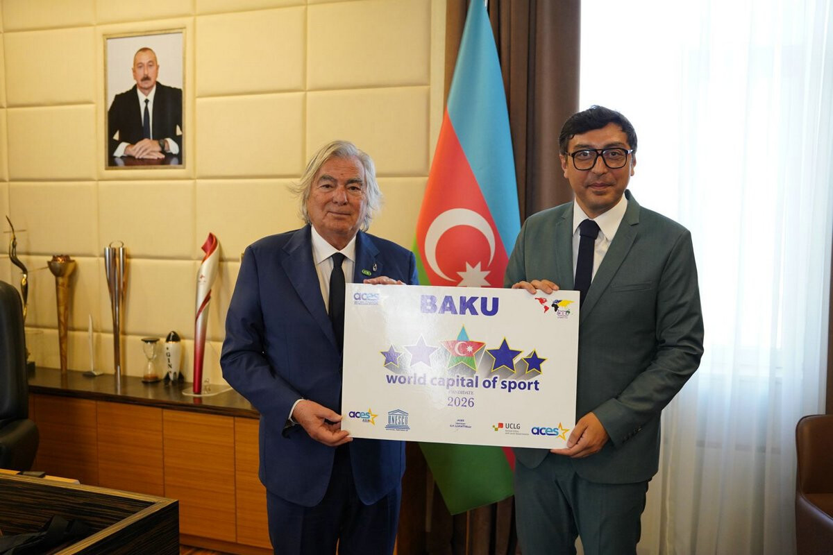 <p>Nazir Fərid Qayıbov DİPM&nbsp; üzrə QK-nin&nbsp;nümayəndələrini qəbul edib&nbsp;</p>