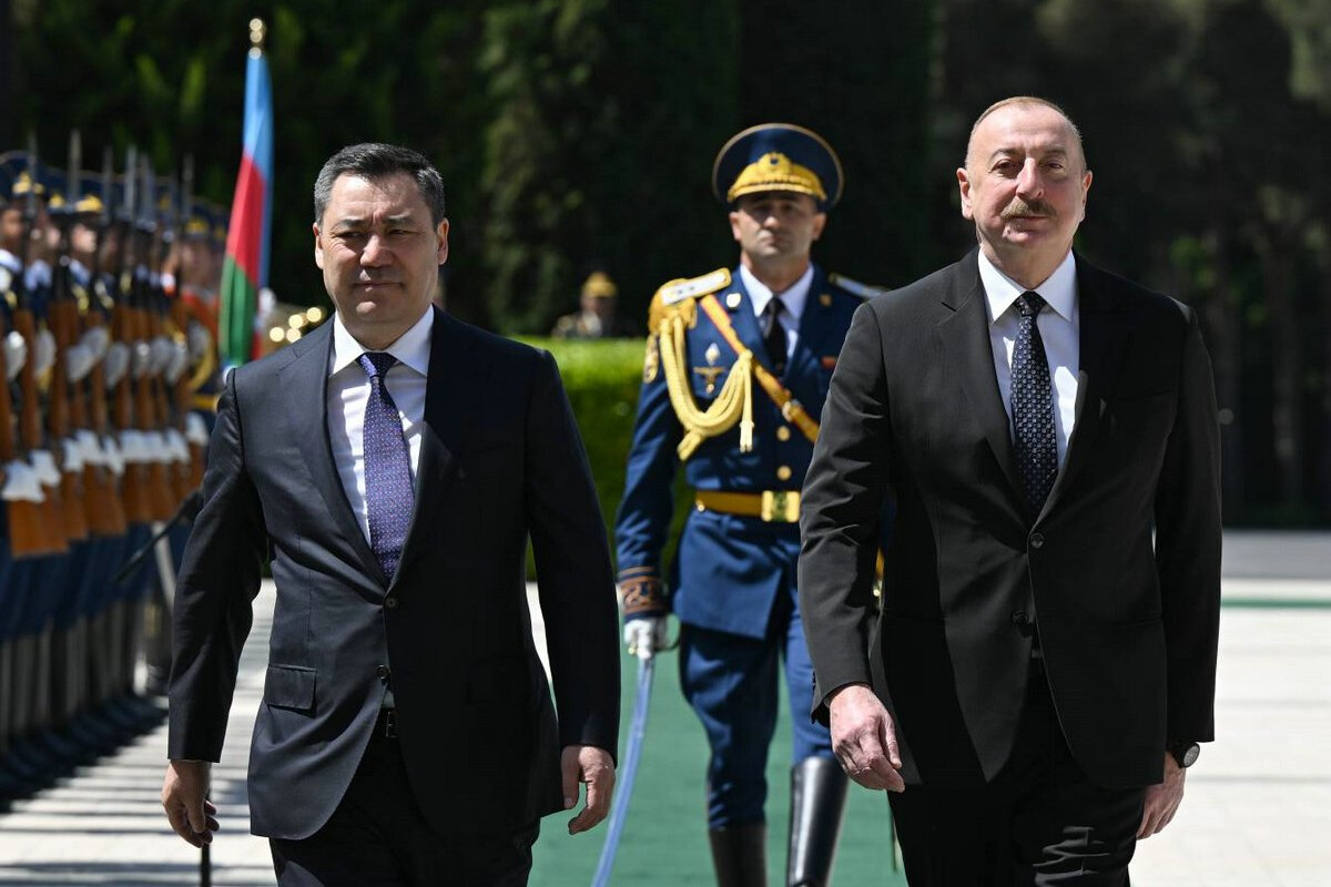 <p>İlham Əliyev Qırğızıstan Prezidenti Sadır Japarovu qarşıladı</p>