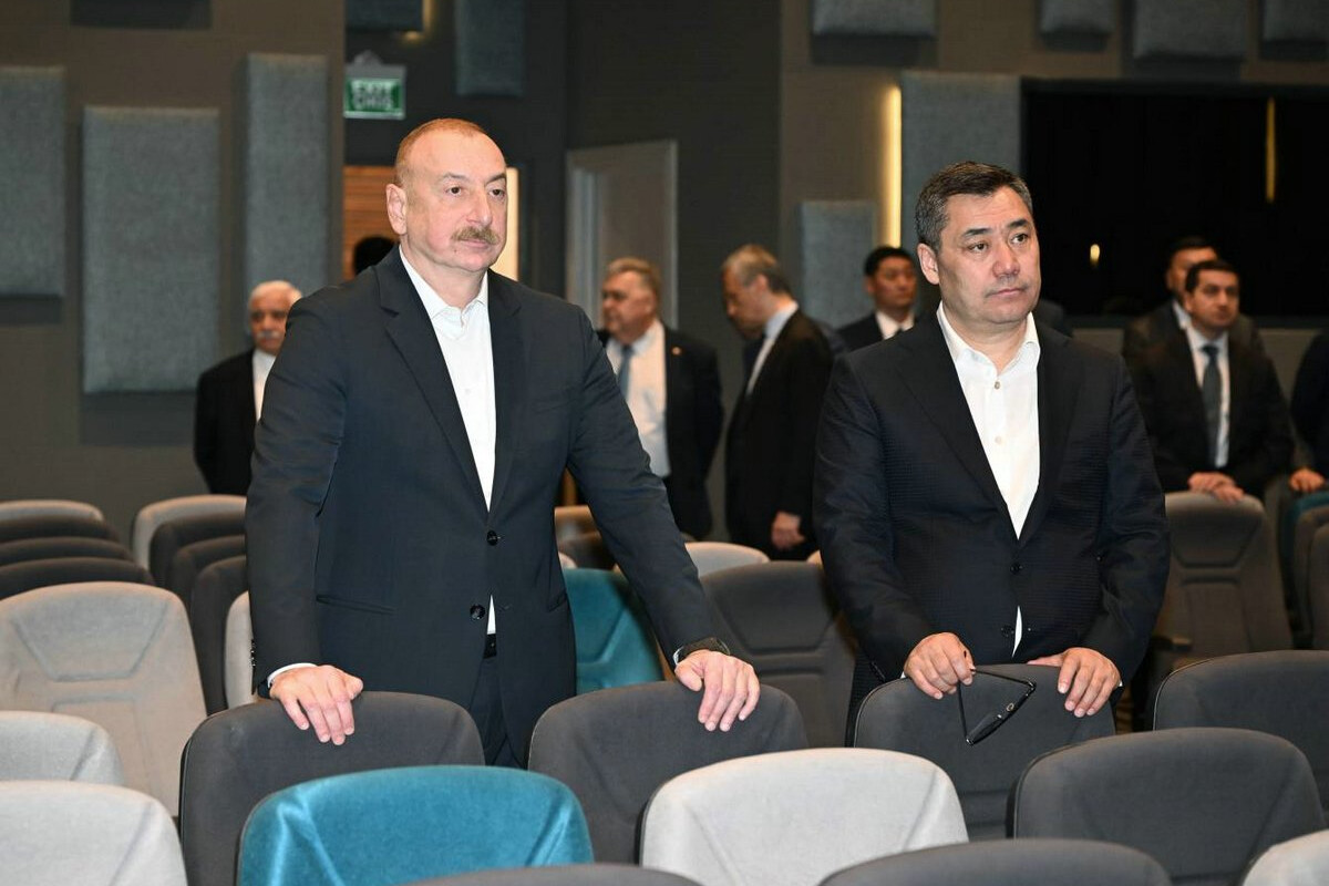 <p>Prezidentlər Ağdam Konfrans Mərkəzi ilə tanış olublar</p>