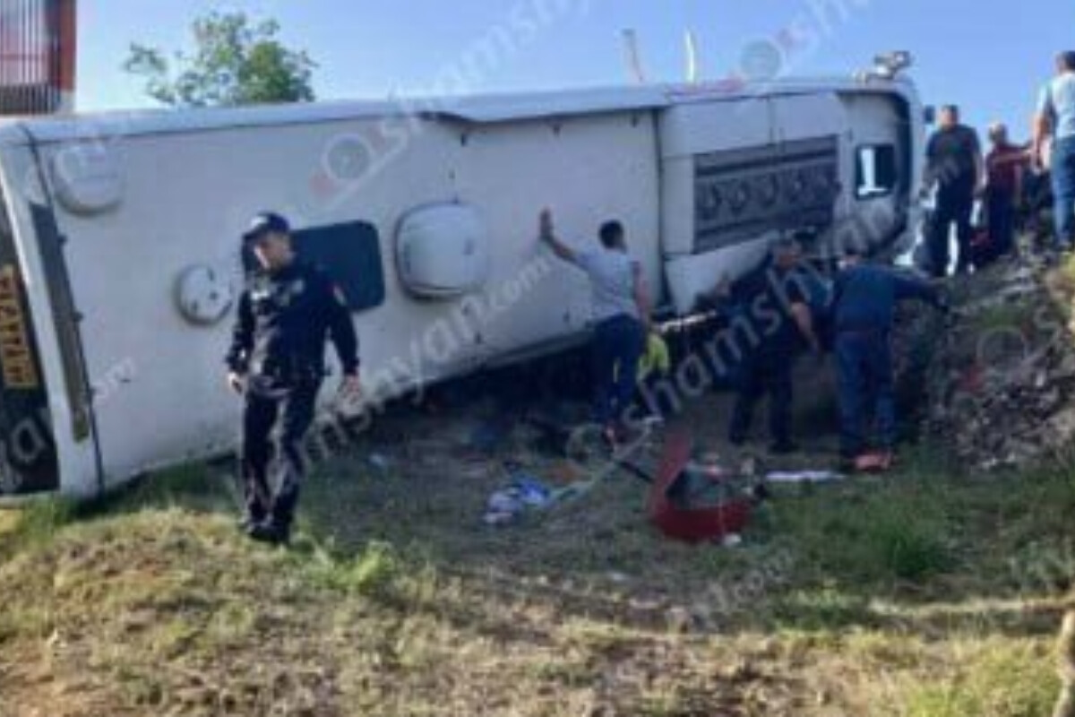 <p>Gorus-Qafan yolunda İrana məxsus avtobus aşıb</p>