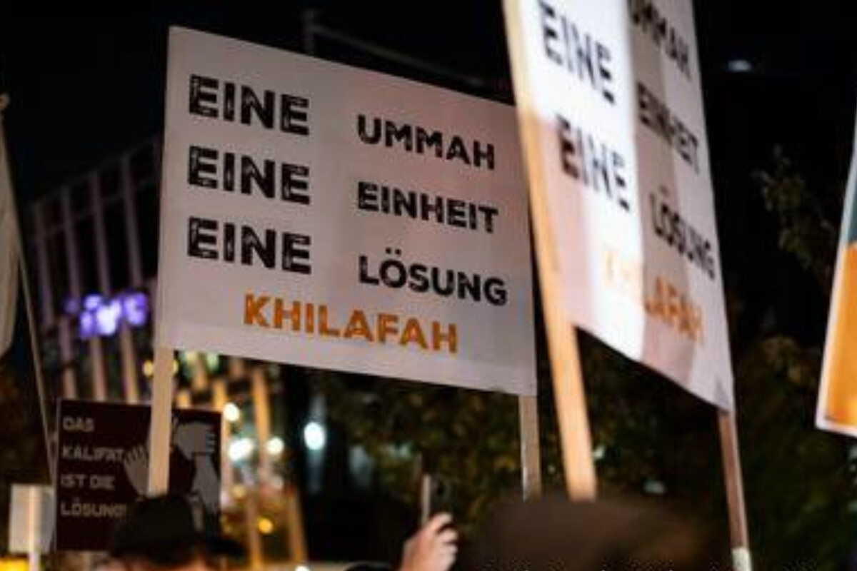 <p>Almaniyada xilafətin qurulmasını tələb ediblər</p>