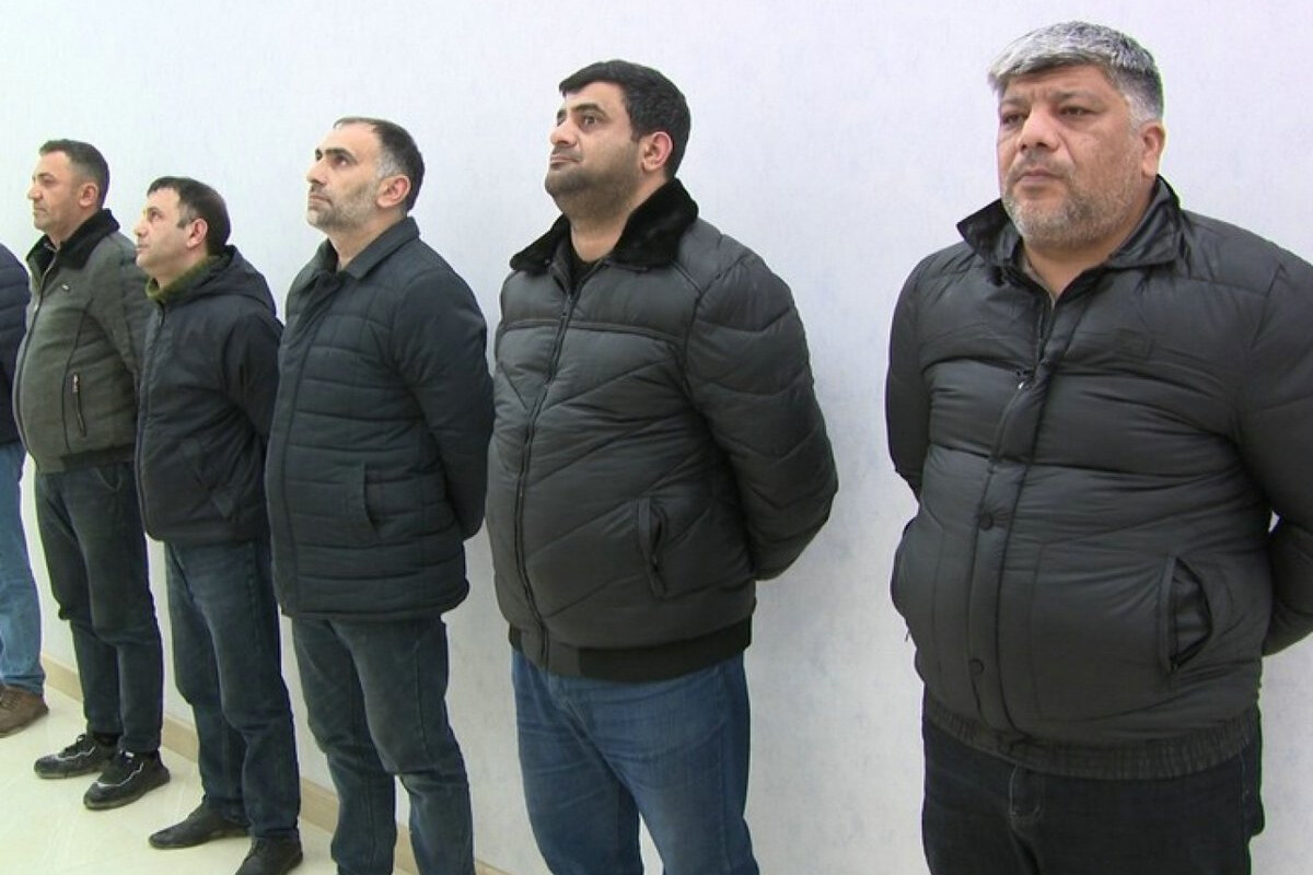 <p>Saxta yuyucu vasitələr hazırlayan dəstə üzvləri saxlanıldı</p>