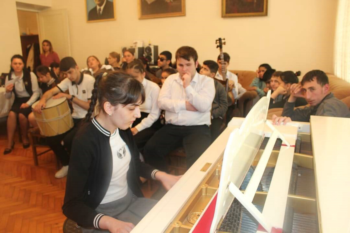 <p>BÜLBÜLÜN MEMORİAL MUZEYİNDƏ BEYNƏLXALQ&nbsp;MUZEYLƏR GÜNÜ QEYD OLUNUB</p>