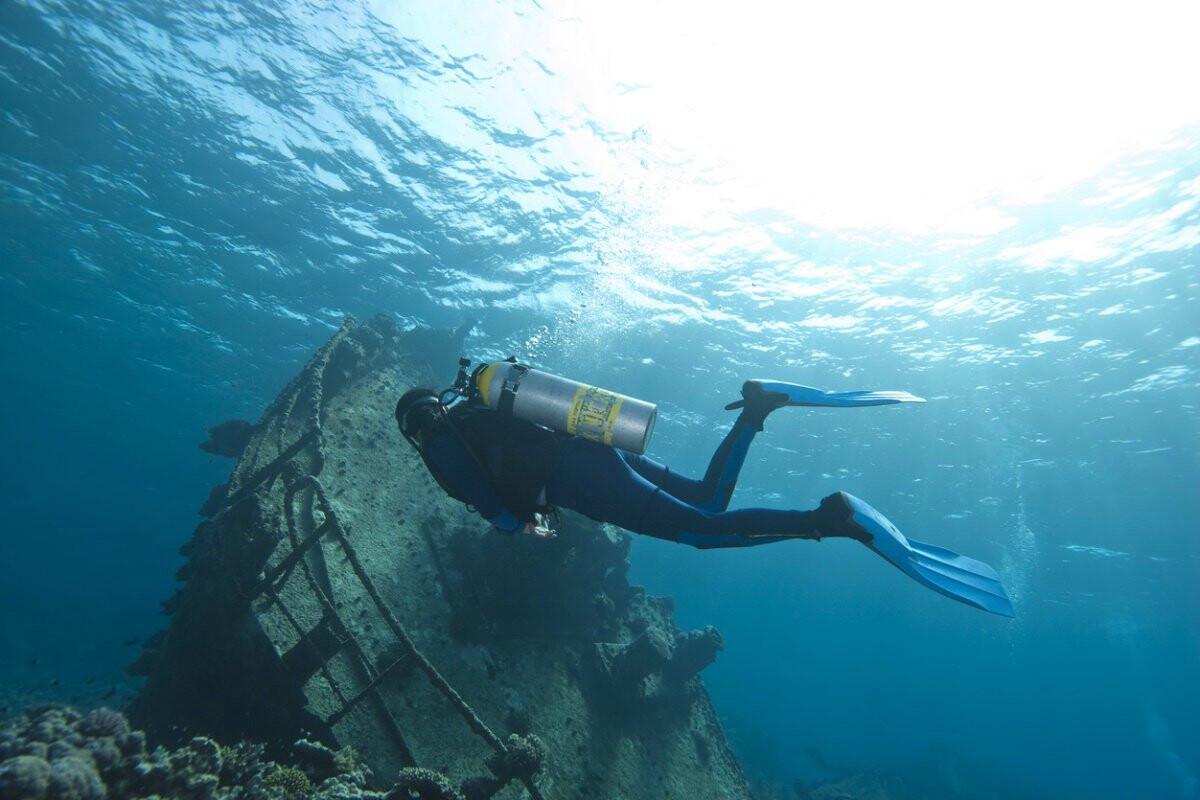 <p>Qara dənizdə qədim tikilinin fraqmentləri tapılıb</p>