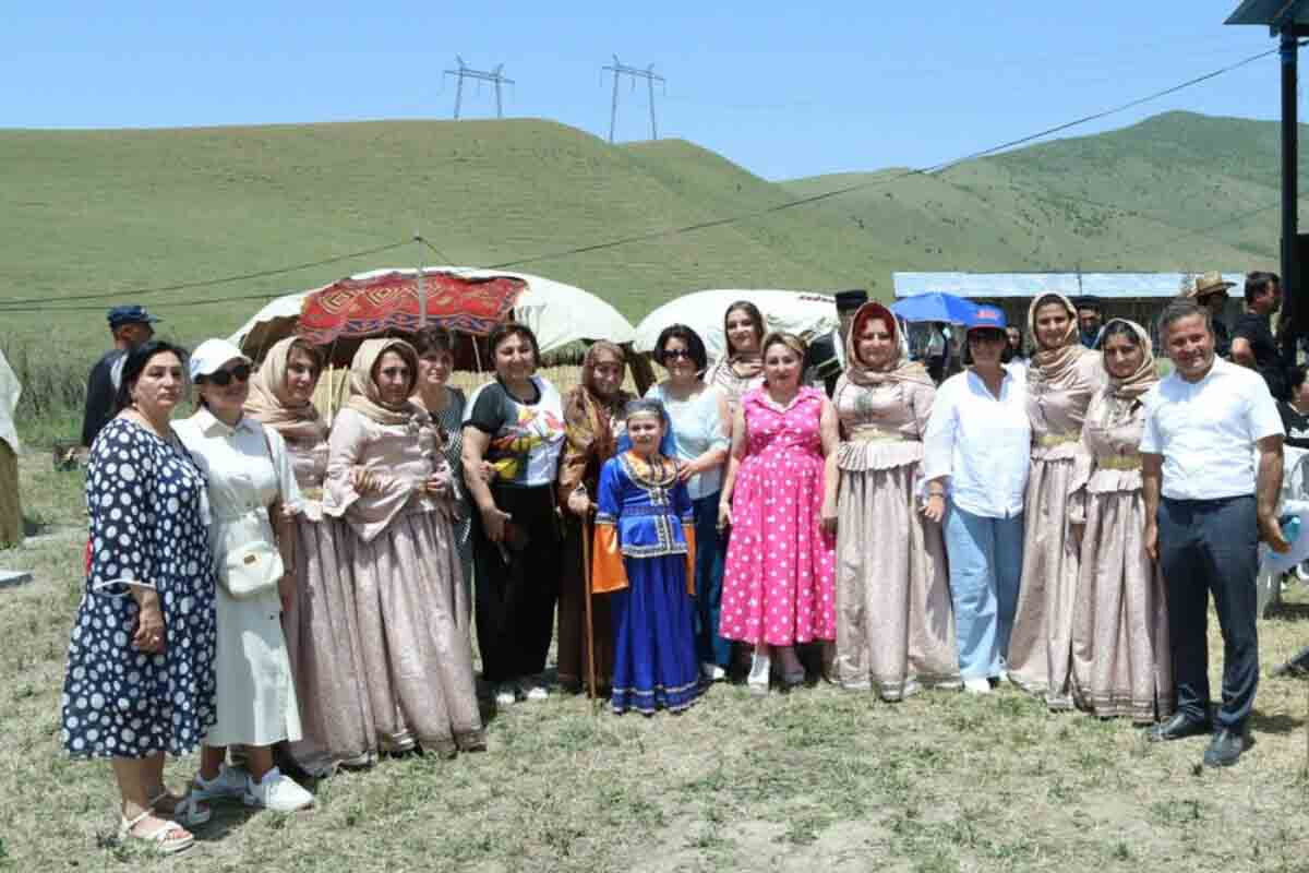 <p>Tərəkəmə folkloru beynəlxalq festivalı keçirilib</p>
