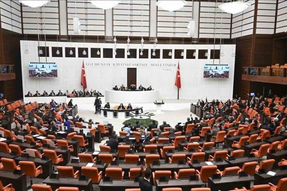 <p>Türkiyə parlamenti İsrailin Rəfah şəhərinə hücumlarını&nbsp;pisləyən qətnamə qəbul edib</p>