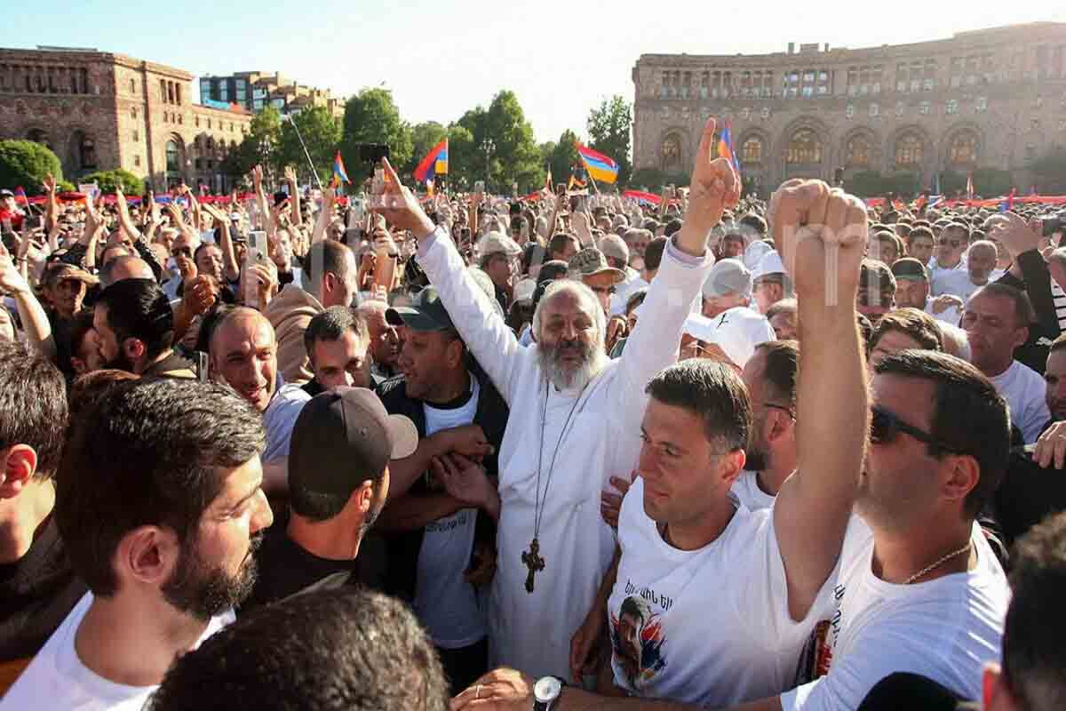 <p>Rusiya etirazlar fonunda Paşinyanın istefası&nbsp;perspektivini dəyərləndirib</p>