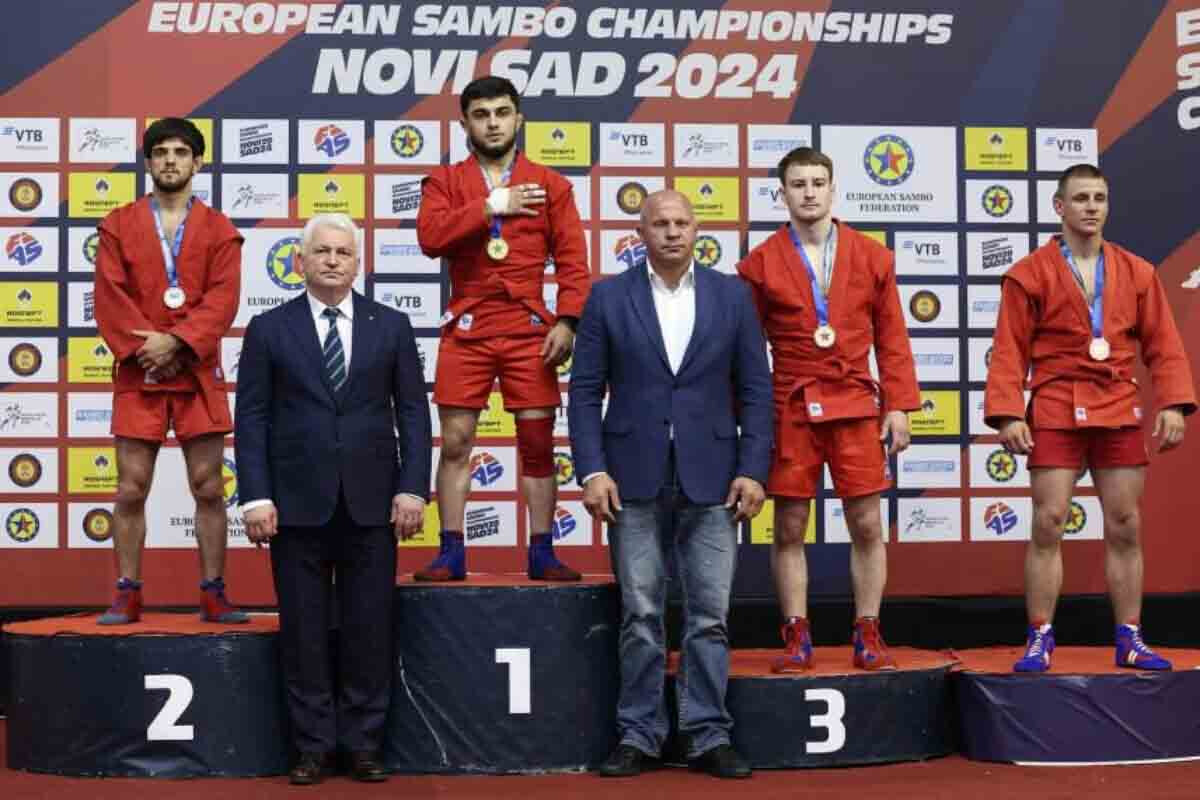 <p>Samboçumuz Elvin Bağırov erməni rəqibini&nbsp;məğlub edərək Avropa çempionu olub&nbsp;</p>