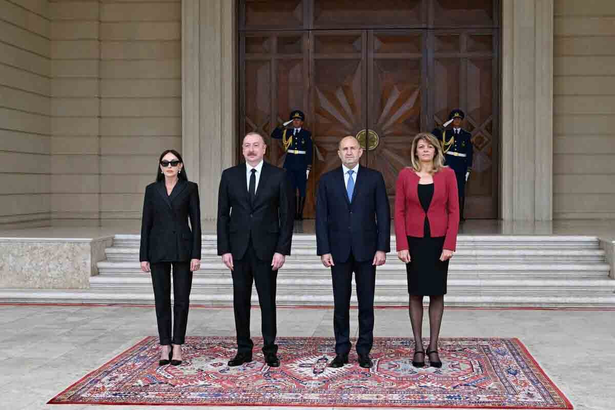 <p>Bolqarıstan Prezidenti Rumen Radevin rəsmi&nbsp;qarşılanma mərasimi olub- YENİLƏNDİ</p>