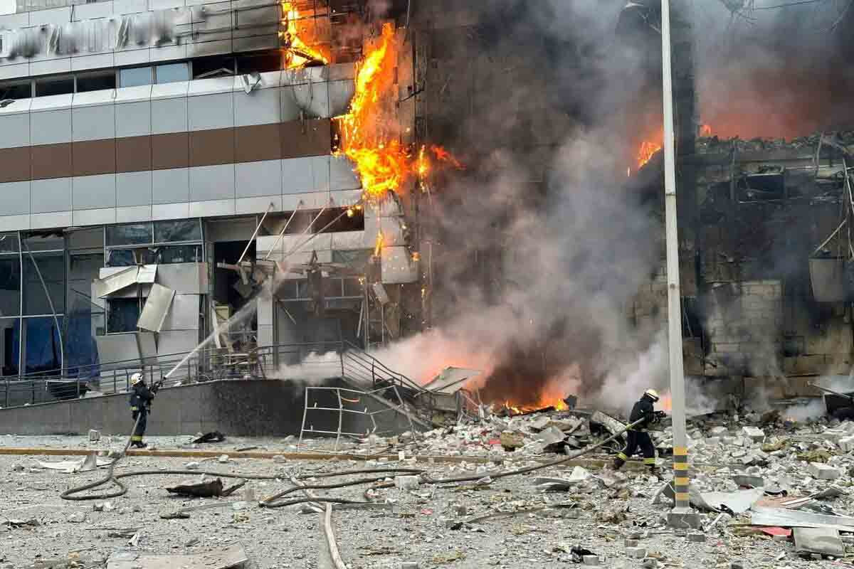 <p>Ukrayna Rusiyanın metallurgiya zavodunu vurdu</p>