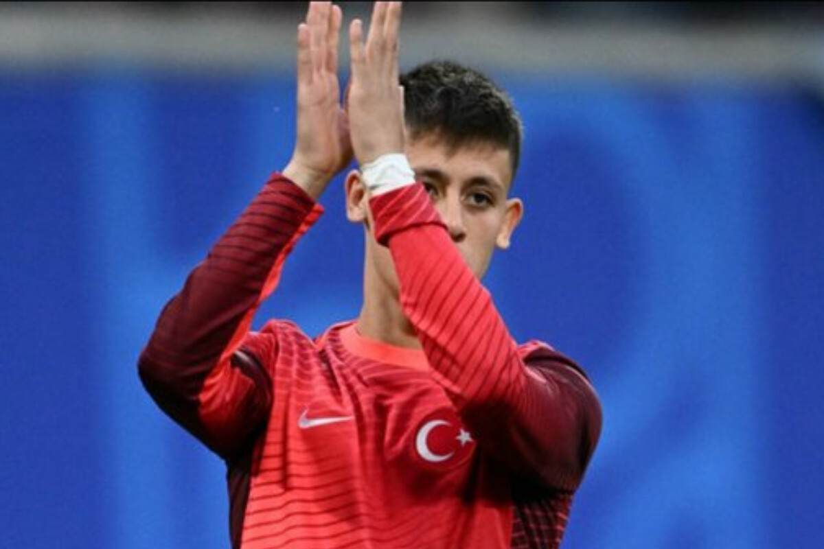 <p>Arda Gülər Ronaldoyla Runinin rekordunu təkrarlayıb</p>