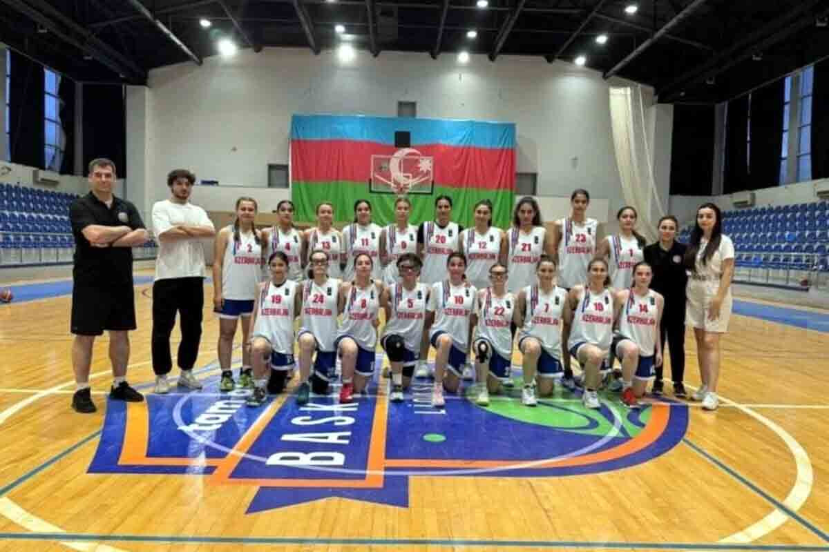 <p>U-16 yığmamız AÇ-da ermənistanlı&nbsp;həmyaşıdlarını məğlub ediblər</p>