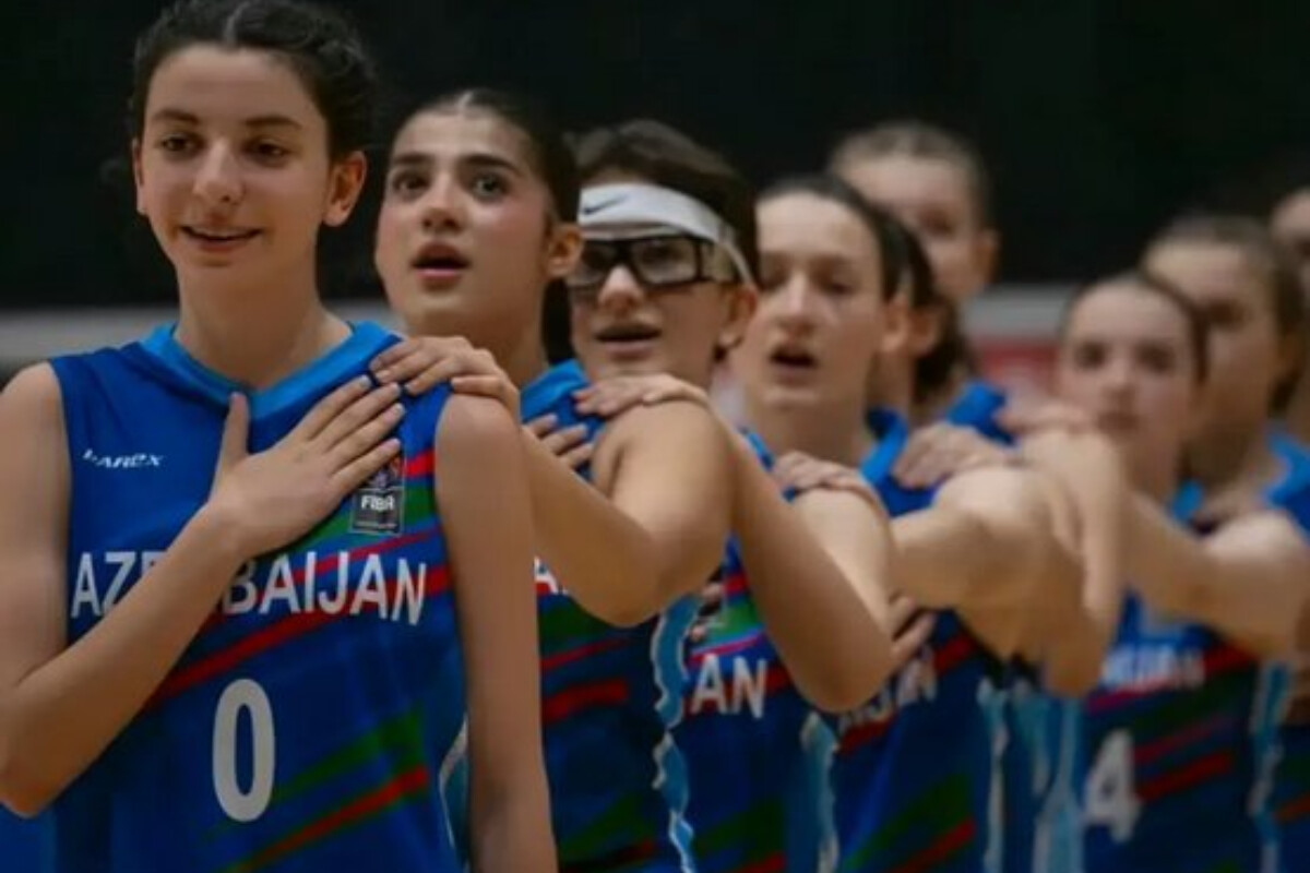 <p>Qızlardan ibarət U-16 basketbol millimiz&nbsp;Avropa çempionudur</p>
