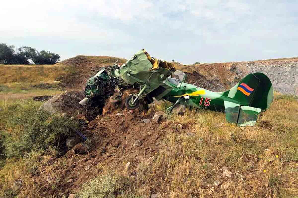 <p>Ermənistanda An-2 təyyarəsi qəzaya uğrayıb</p>