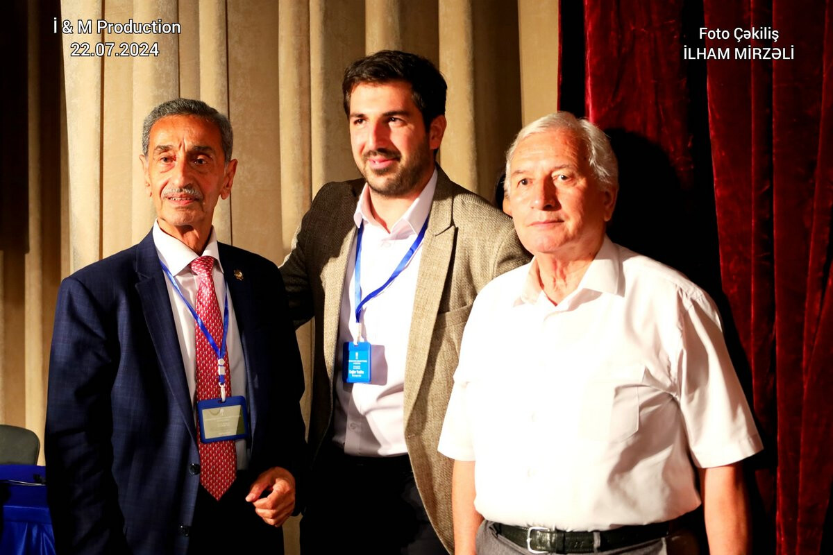 <p>Ağalar İDRİSOĞLU: TEATRLARI DİRÇƏLTMƏYİN YOLLARI</p>