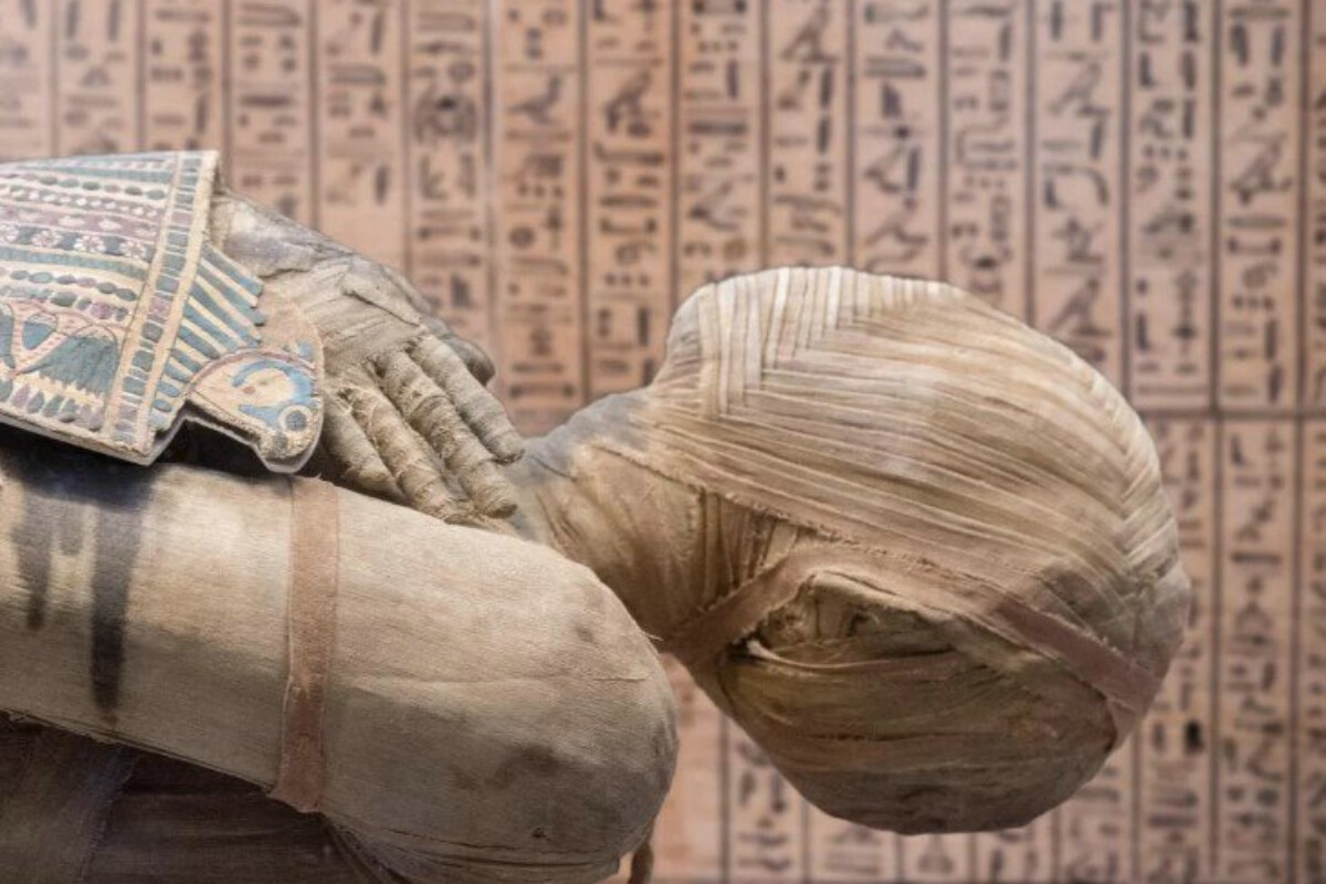 <p>Arxeoloqlar 2000 illik sarkofaq açaraq&nbsp;&ldquo;görünməmiş&rdquo; kəşf ediblər</p>