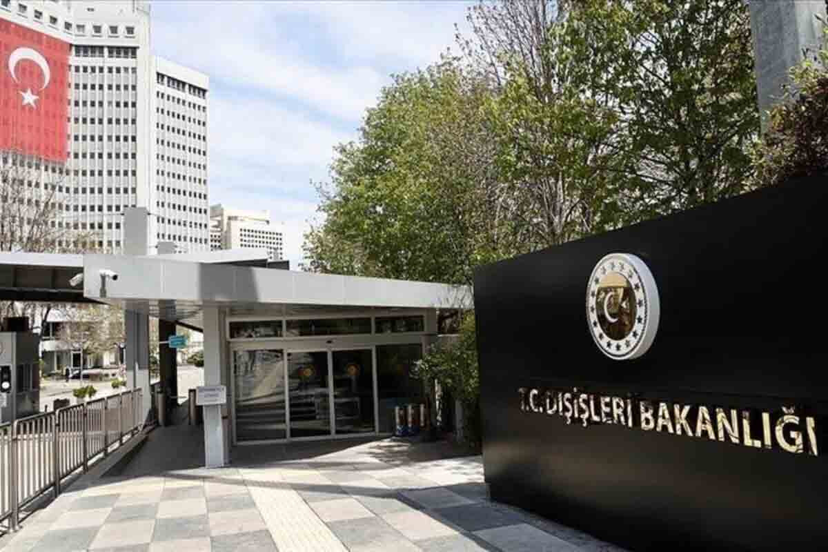 <p>Ankara: Diplomatları təhdid etməklə sülh əldə oluna bilməz</p>