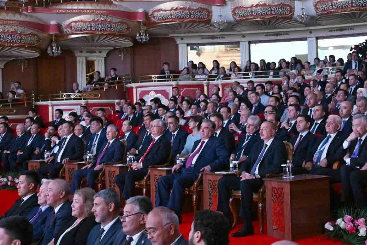 <p>İlham Əliyev Astanada &ldquo;Вечер дружбы&rdquo; adlı qala konsertdə iştirak edib</p>