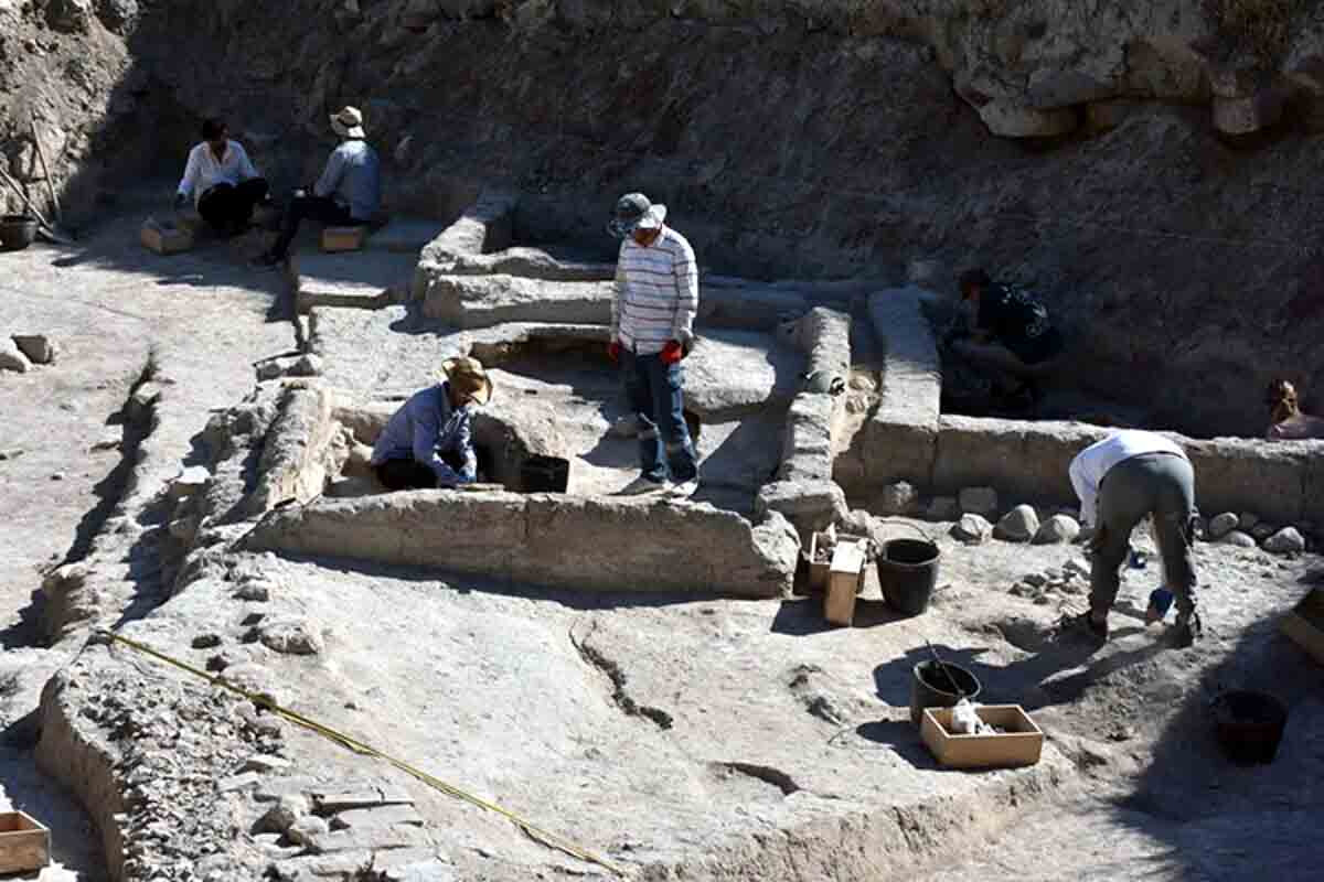 <p>Türkiyədə 6400 il yaşı olan qədim soba aşkar edilib</p>