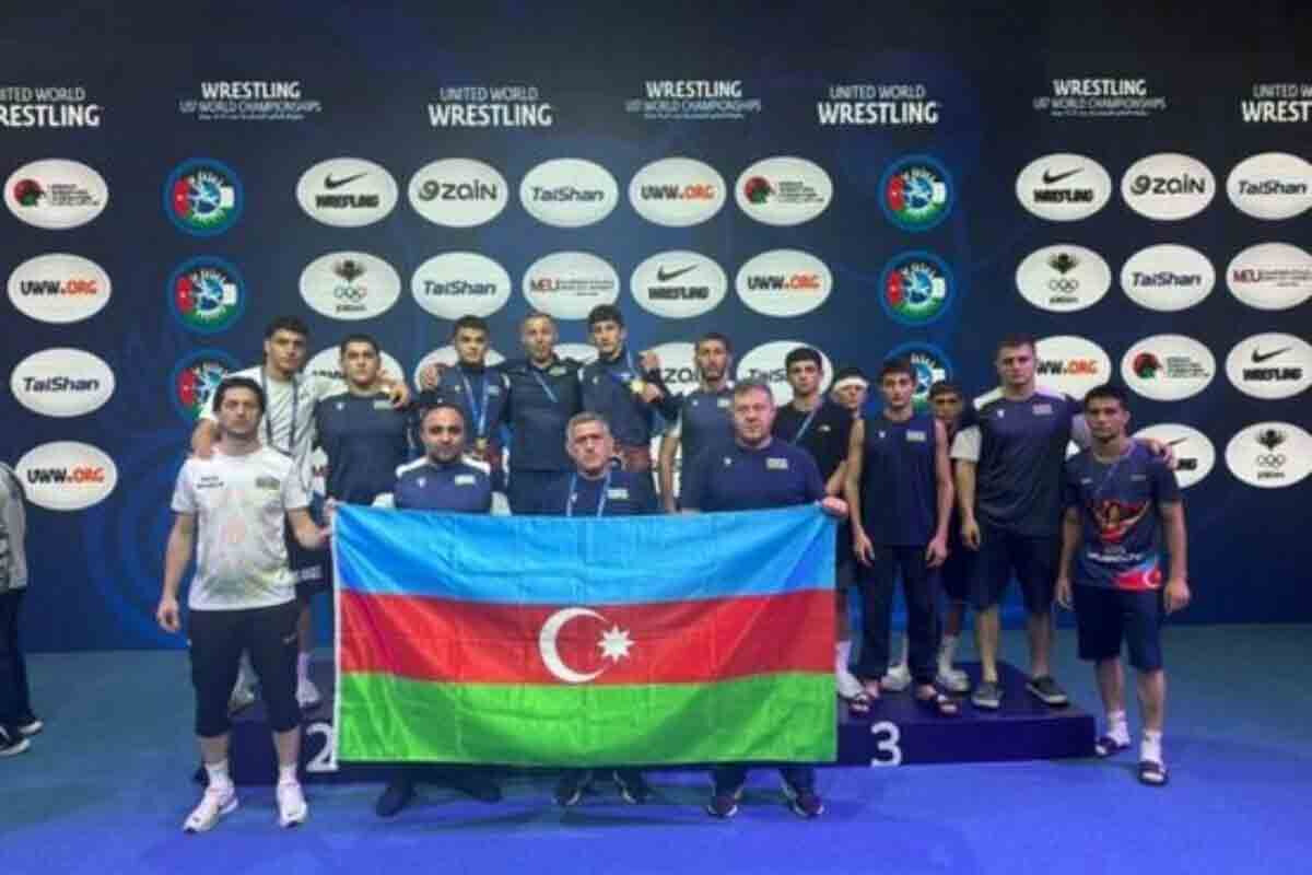 <p>Azərbaycanın yunan-Roma güləşi üzrə U-17&nbsp;komandası dünyada üçüncü olub</p>
