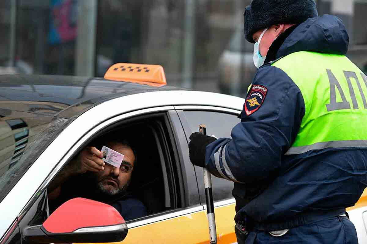 <p>Rusiya miqrantlara yeni məhdudiyyət tətbiq edəcək</p>