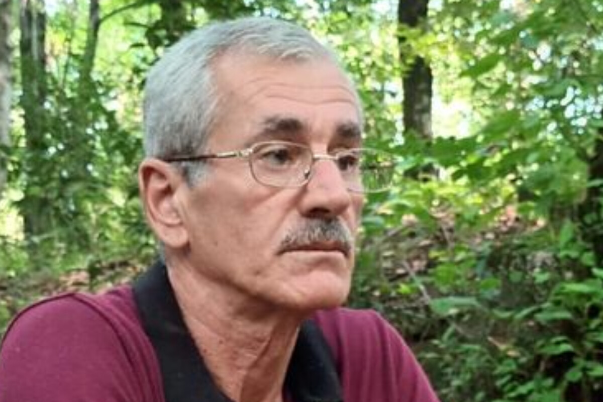 <p>Məmməd Əvəzoğlu:&nbsp;Biz nə verək</p>